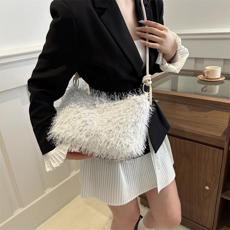 Femme  Sac Voyou Clutch En Cuir Et Plumes  | Sacs Accessoires Femme